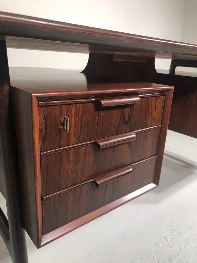 Omann Junior #75 rosewood desk