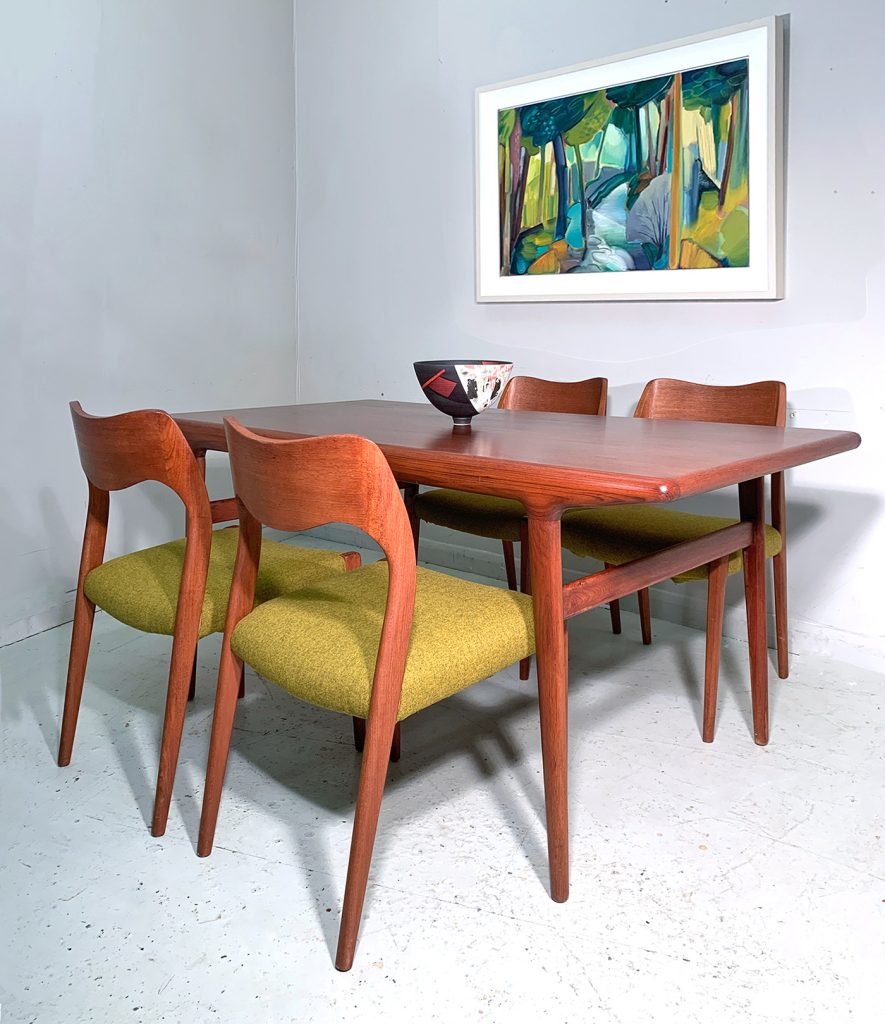 Moller table and chairs teak