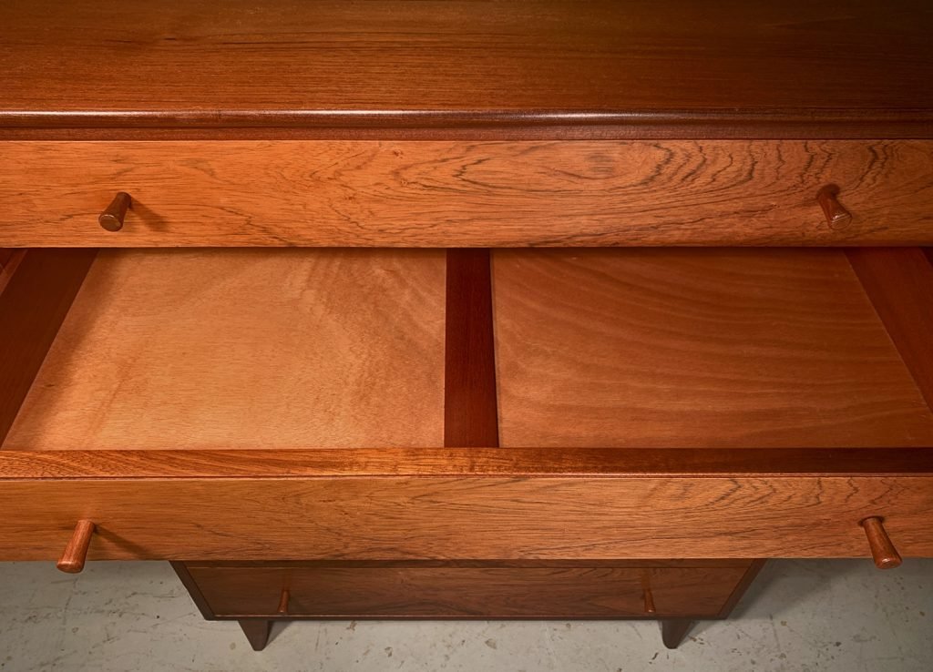 Heals rosewood chest of drawers