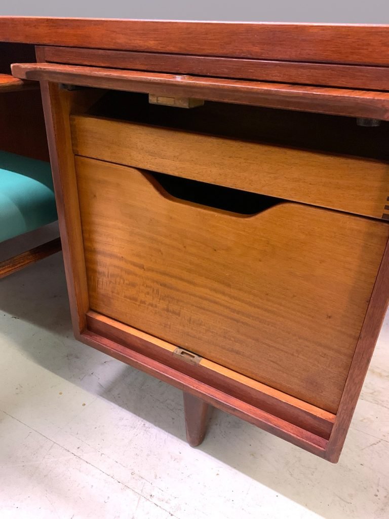 Gordon Russell desk
