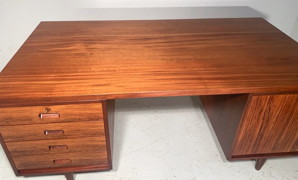 Gordon Russell desk