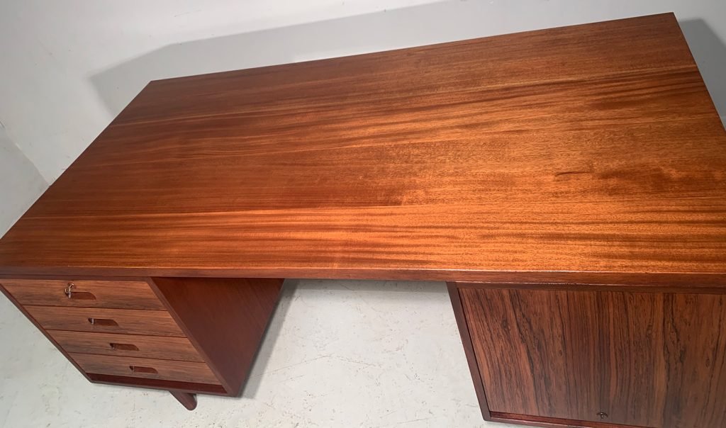 Gordon Russell desk